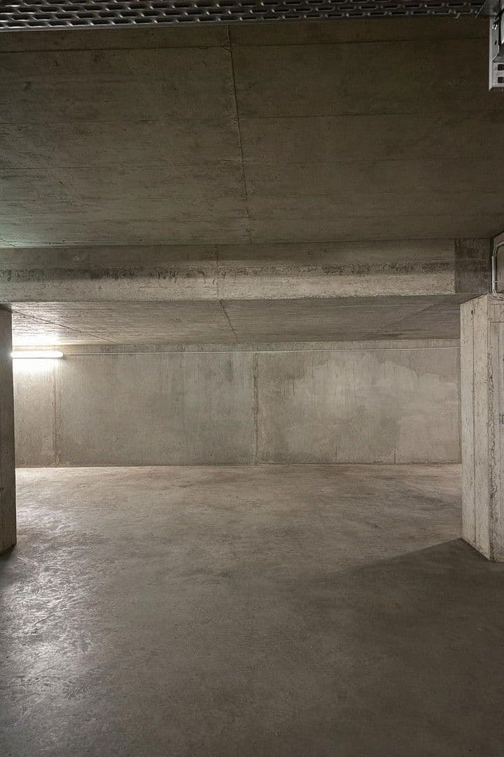 Pronájem garáže, Überfuhrgasse 41, Graz, Štýrsko Pronájem garáže, Überfuhrgasse 41, Graz, Štýrsko