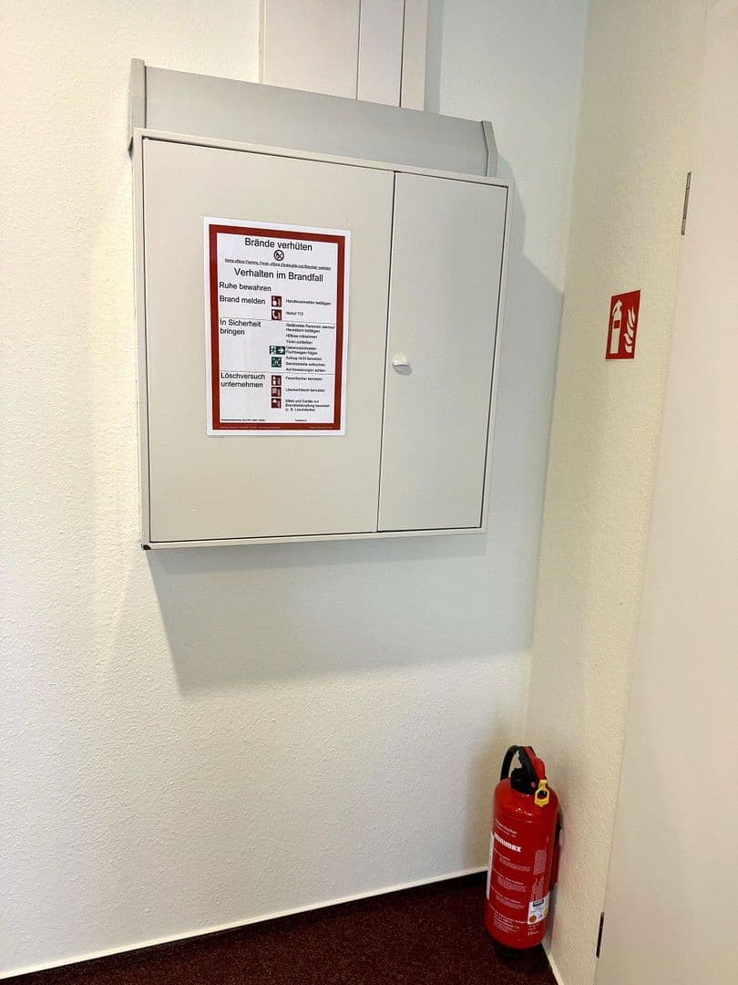 Pronájem kanceláře 210 m², Lübecker Straße 25-27, Schwerin - Altstadt, Mecklenburg-Vorpommern Pronájem kanceláře 210 m², Lübecker Straße 25-27, Schwerin - Altstadt, Mecklenburg-Vorpommern