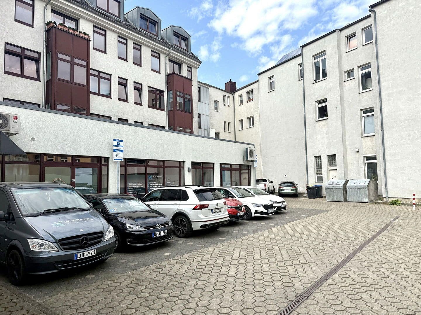 Pronájem kanceláře 210 m², Lübecker Straße 25-27, Schwerin - Altstadt, Mecklenburg-Vorpommern Pronájem kanceláře 210 m², Lübecker Straße 25-27, Schwerin - Altstadt, Mecklenburg-Vorpommern