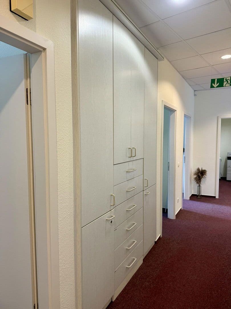 Pronájem kanceláře 210 m², Lübecker Straße 25-27, Schwerin - Altstadt, Mecklenburg-Vorpommern Pronájem kanceláře 210 m², Lübecker Straße 25-27, Schwerin - Altstadt, Mecklenburg-Vorpommern