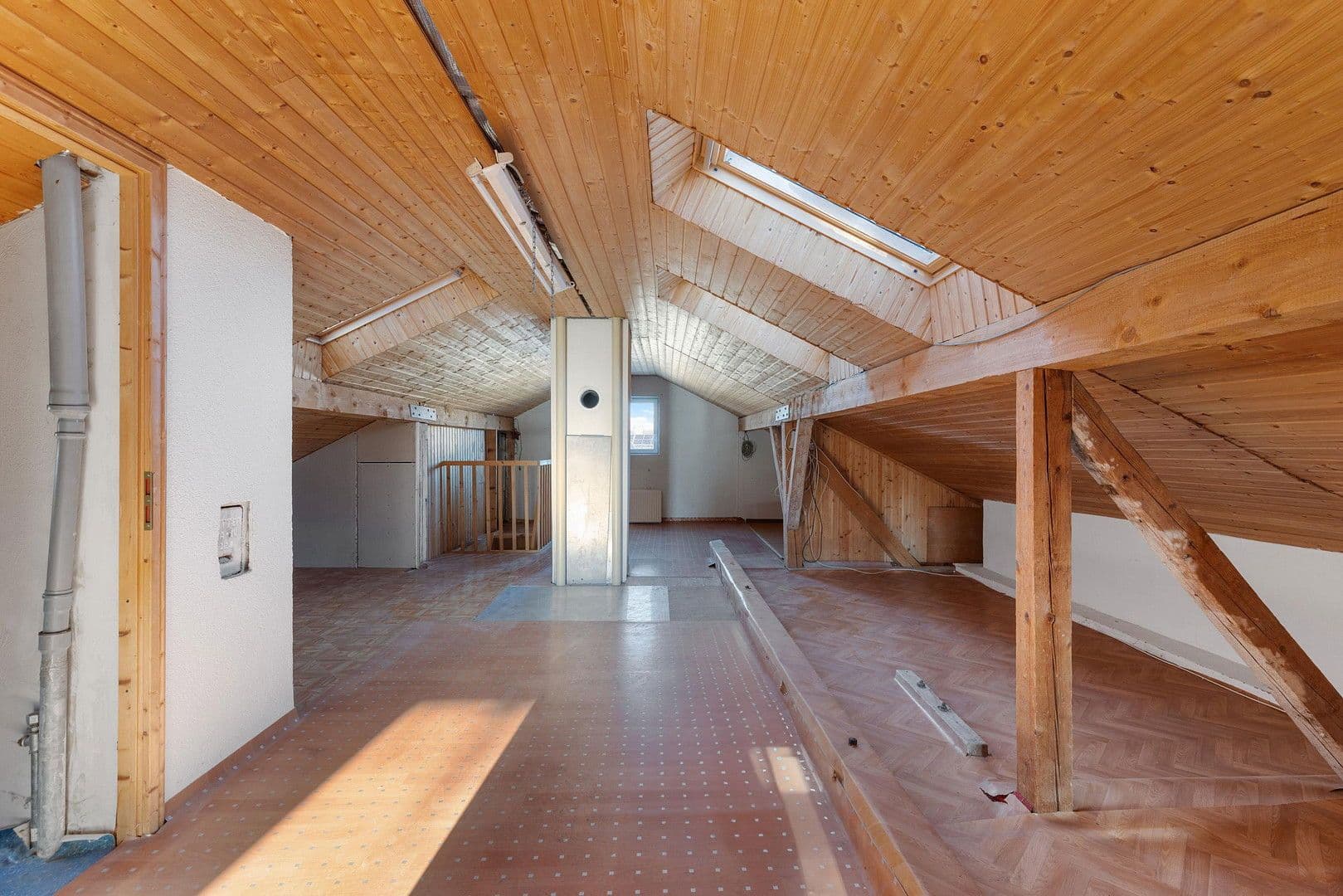 Prodej domu 210 m², pozemek 582 m², Wildenfelser Str. 23, München, Bavorsko Prodej domu 210 m², pozemek 582 m², Wildenfelser Str. 23, München, Bavorsko