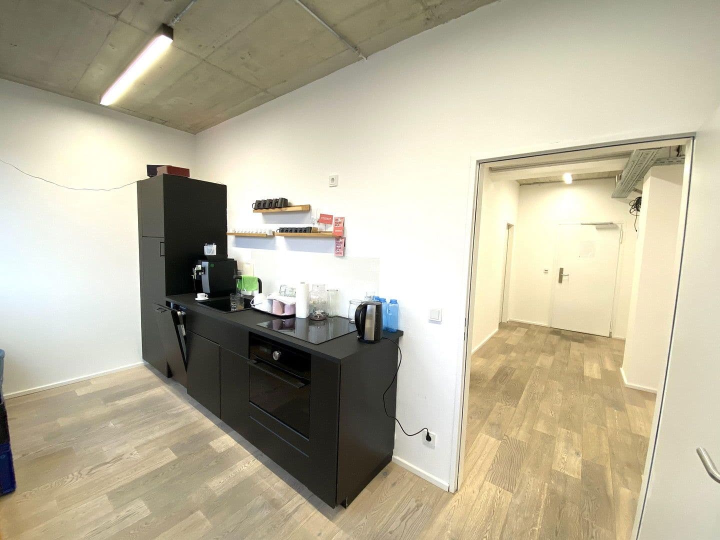 Pronájem kanceláře 300 m², Ratingen, Severní Porýní-Vestfálsko Pronájem kanceláře 300 m², Ratingen, Severní Porýní-Vestfálsko