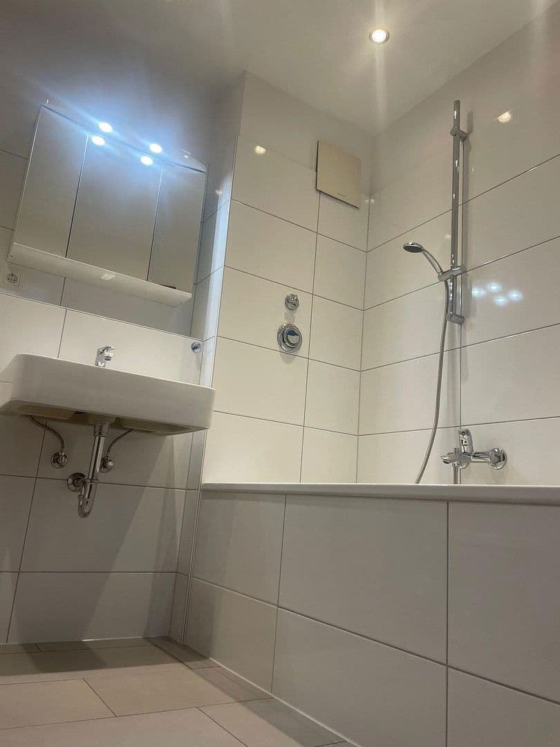 Pronájem bytu 3+1 77 m², Schwerte, Severní Porýní-Vestfálsko Pronájem bytu 3+1 77 m², Schwerte, Severní Porýní-Vestfálsko