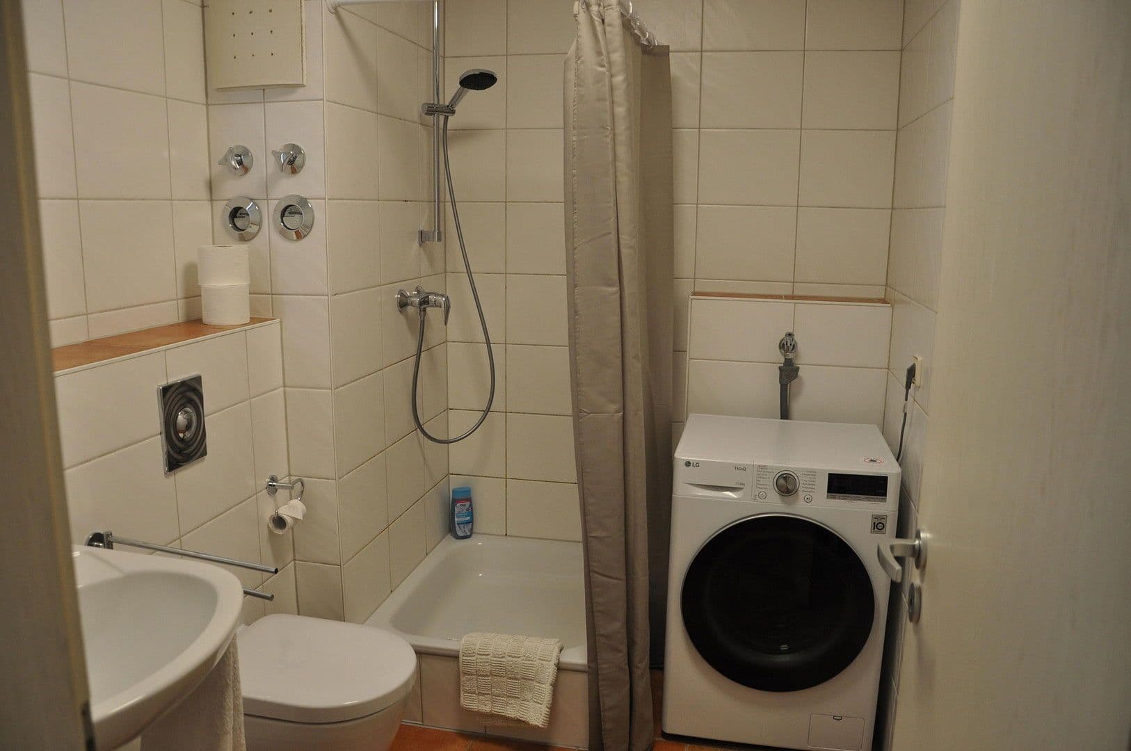 Prodej bytu 1+1 32 m², Bernhard-Lichtenberg-Straße 58, Karlsruhe, Bádensko-Württembersko Prodej bytu 1+1 32 m², Bernhard-Lichtenberg-Straße 58, Karlsruhe, Bádensko-Württembersko