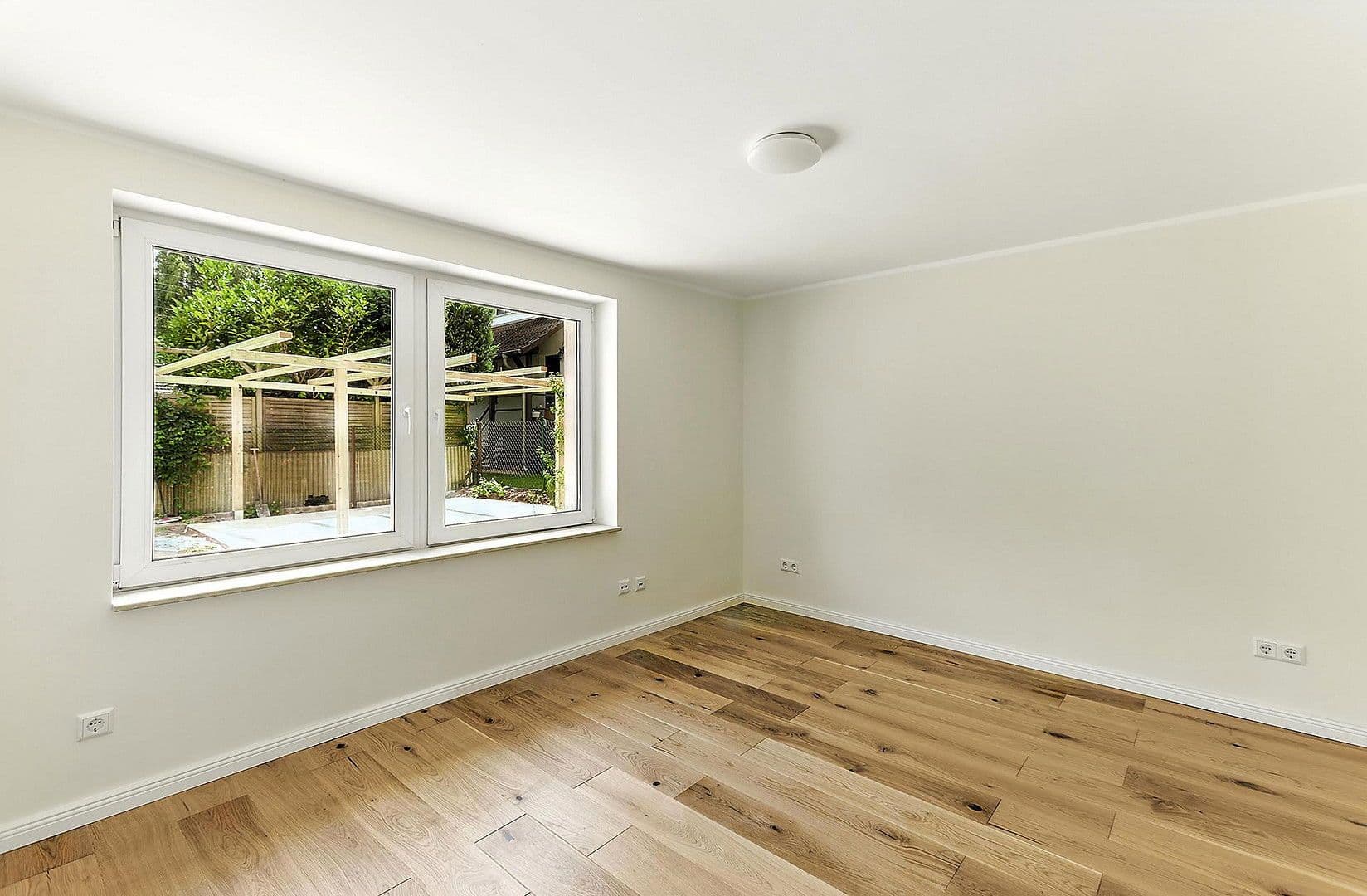 Prodej domu 77 m², pozemek 426 m², Berlin, Berlín Prodej domu 77 m², pozemek 426 m², Berlin, Berlín