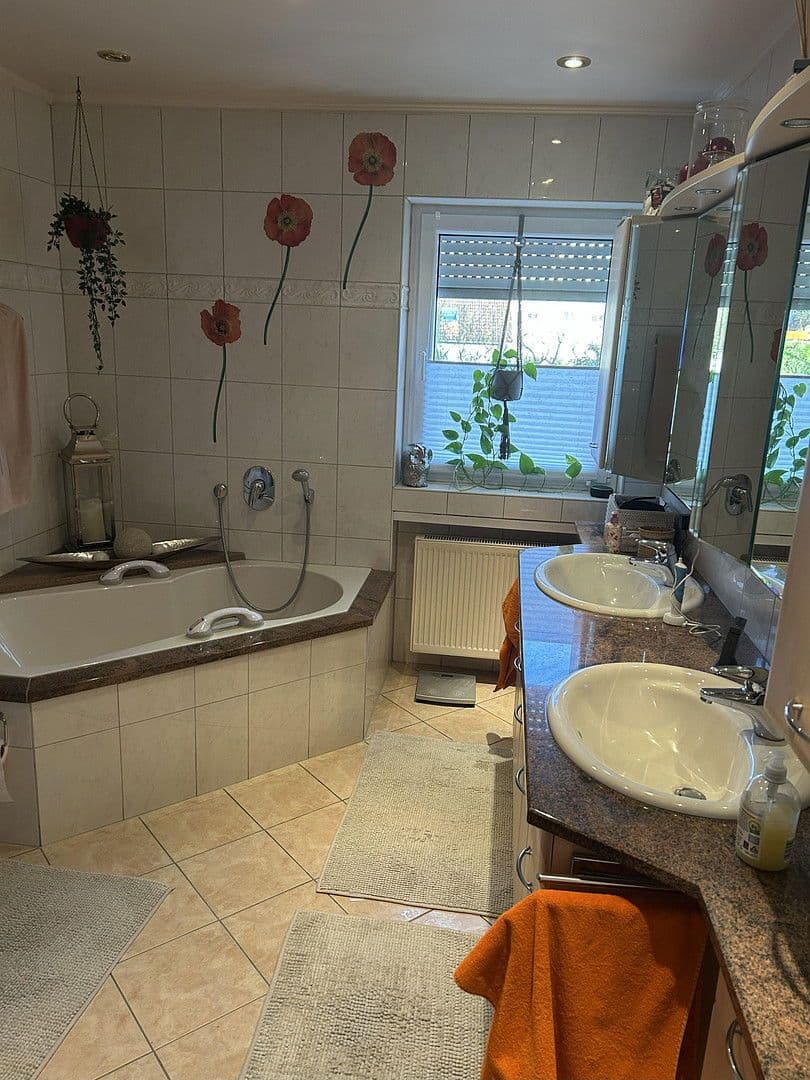 Prodej domu 272 m², pozemek 350 m², Waldaschaff, Bavorsko Prodej domu 272 m², pozemek 350 m², Waldaschaff, Bavorsko