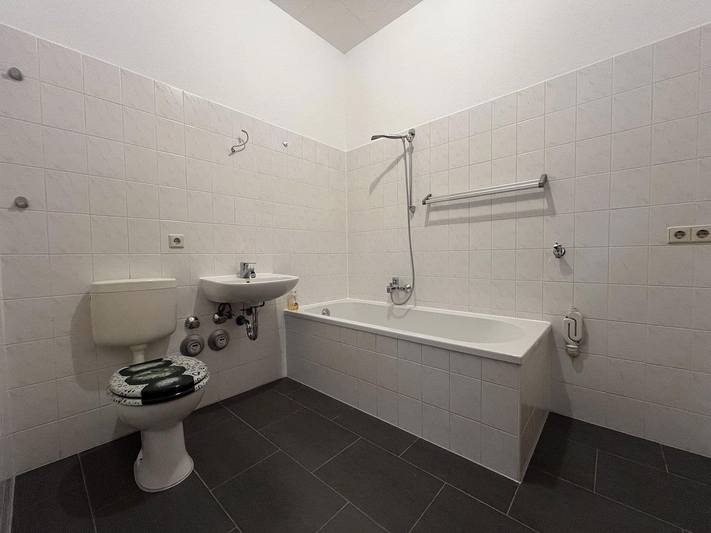 Pronájem bytu 2+1 43 m², Casparistraße 4, Chemnitz, Sasko Pronájem bytu 2+1 43 m², Casparistraße 4, Chemnitz, Sasko