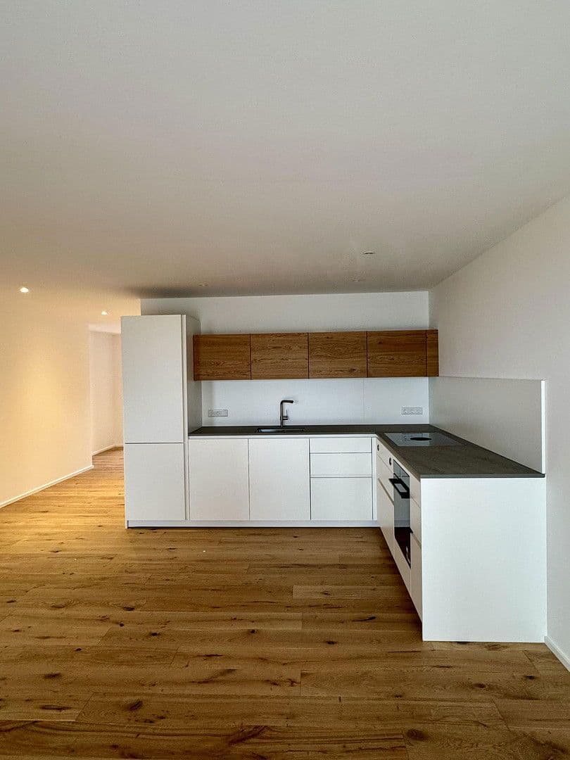 Pronájem bytu 2+1 72 m², Happinger Straße 66, Rosenheim, Bavorsko Pronájem bytu 2+1 72 m², Happinger Straße 66, Rosenheim, Bavorsko