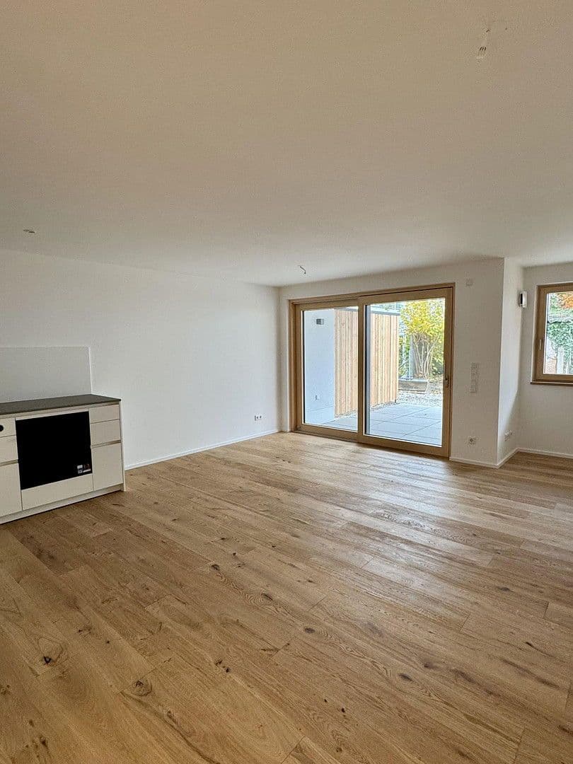 Pronájem bytu 2+1 72 m², Happinger Straße 66, Rosenheim, Bavorsko Pronájem bytu 2+1 72 m², Happinger Straße 66, Rosenheim, Bavorsko