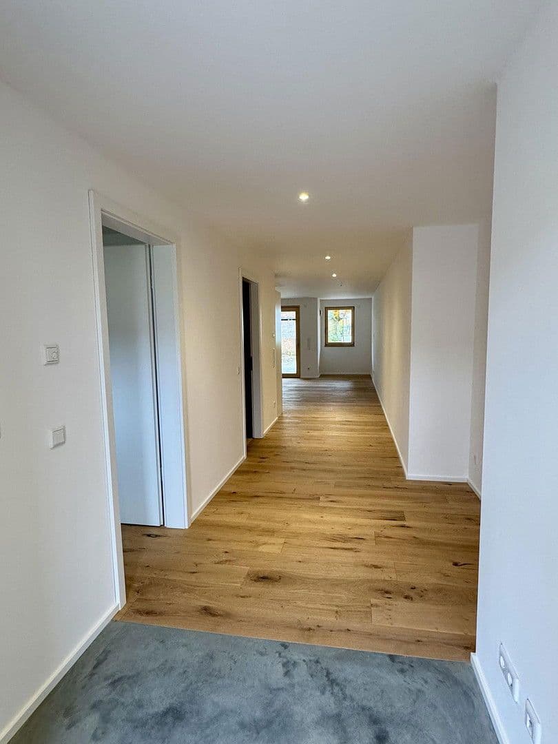Pronájem bytu 2+1 72 m², Happinger Straße 66, Rosenheim, Bavorsko Pronájem bytu 2+1 72 m², Happinger Straße 66, Rosenheim, Bavorsko