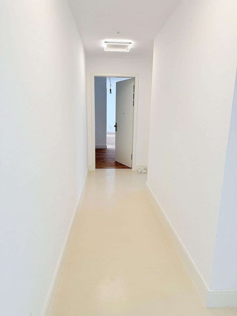 Prodej bytu 4+1 108 m², Hohenstaufenstr. 9, Berlin, Berlín Prodej bytu 4+1 108 m², Hohenstaufenstr. 9, Berlin, Berlín