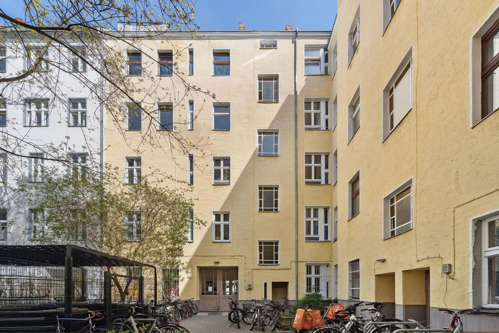 Prodej bytu 1+1 31 m², Weserstraße 54, neukölln, Berlín Prodej bytu 1+1 31 m², Weserstraße 54, neukölln, Berlín