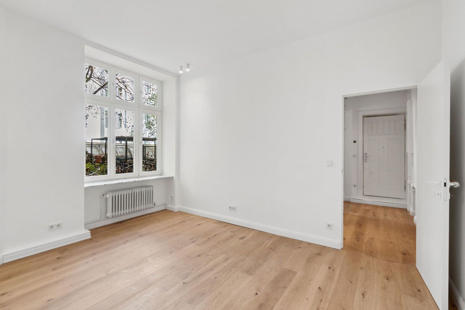 Prodej bytu 1+1 31 m², Weserstraße 54, neukölln, Berlín Prodej bytu 1+1 31 m², Weserstraße 54, neukölln, Berlín