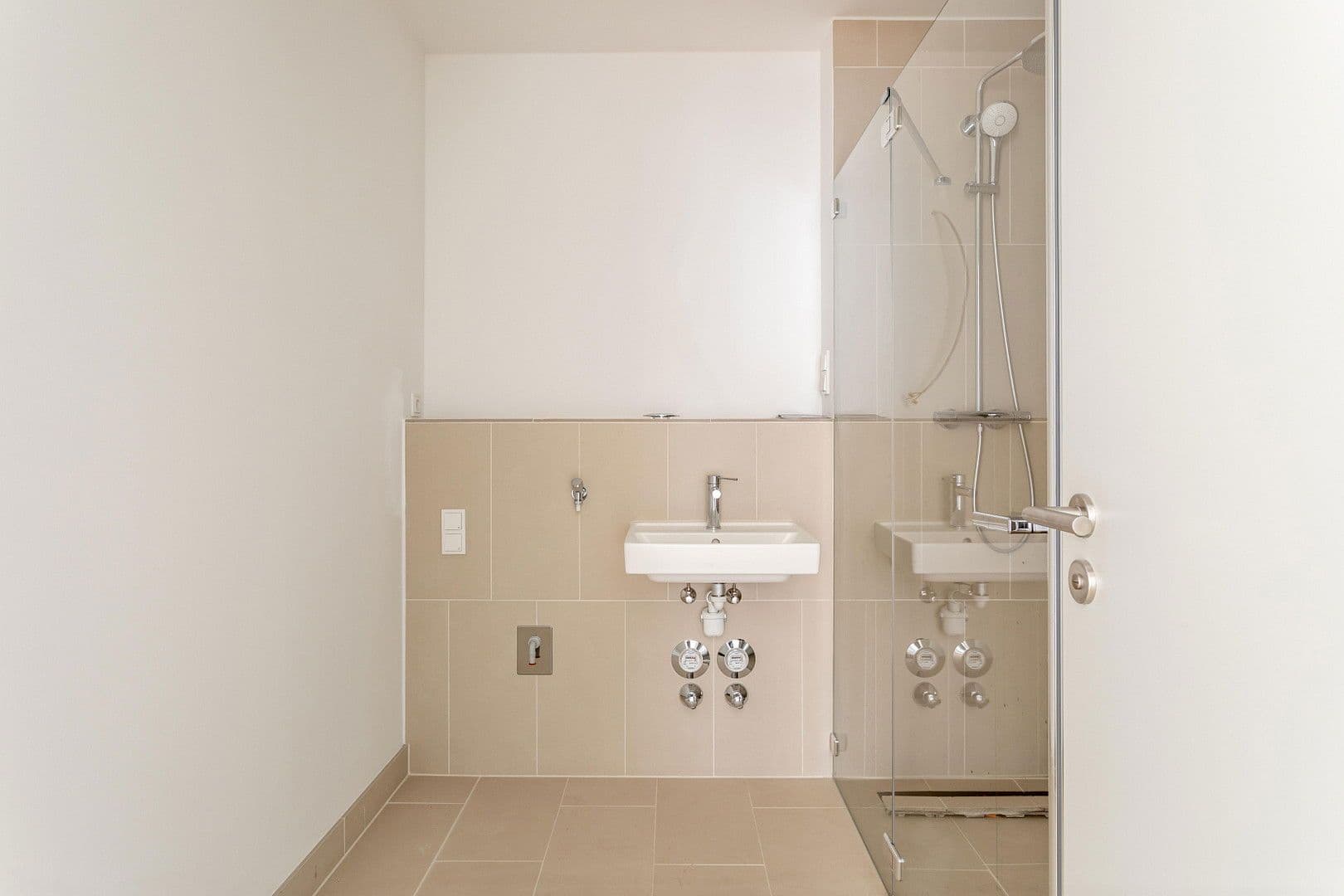 Prodej bytu 4+1 161 m², Hohenstaufenstraße 9, Berlin, Berlín Prodej bytu 4+1 161 m², Hohenstaufenstraße 9, Berlin, Berlín