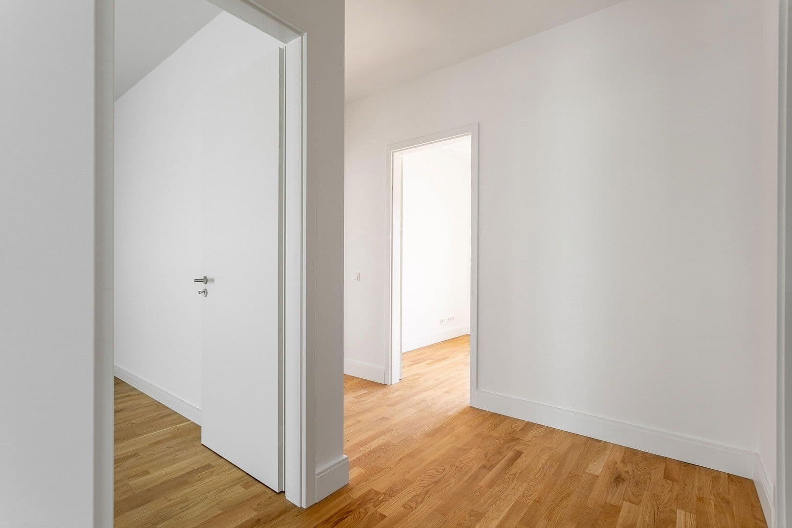 Prodej bytu 4+1 161 m², Hohenstaufenstraße 9, Berlin, Berlín Prodej bytu 4+1 161 m², Hohenstaufenstraße 9, Berlin, Berlín