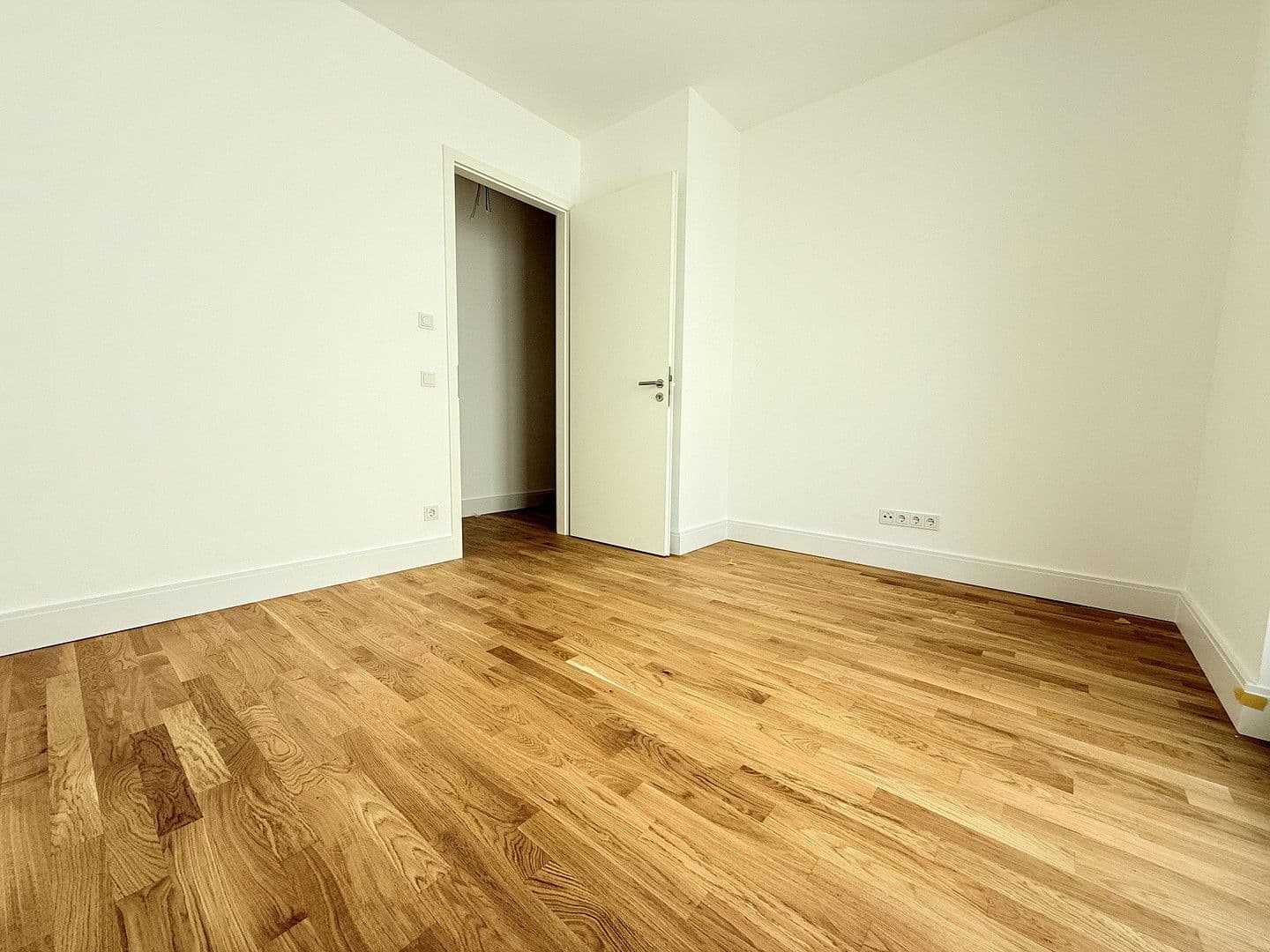 Prodej bytu 3+1 72 m², Hohenstaufenstraße 9, Berlin, Berlín Prodej bytu 3+1 72 m², Hohenstaufenstraße 9, Berlin, Berlín