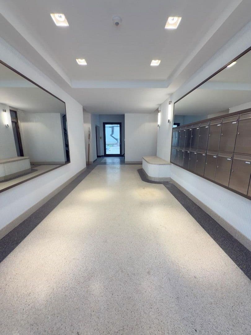 Prodej bytu 3+1 72 m², Hohenstaufenstraße 9, Berlin, Berlín Prodej bytu 3+1 72 m², Hohenstaufenstraße 9, Berlin, Berlín