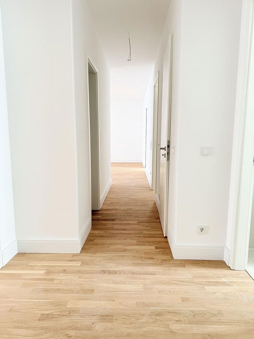 Prodej bytu 4+1 114 m², Hohenstaufenstraße 9, Berlin, Berlín Prodej bytu 4+1 114 m², Hohenstaufenstraße 9, Berlin, Berlín