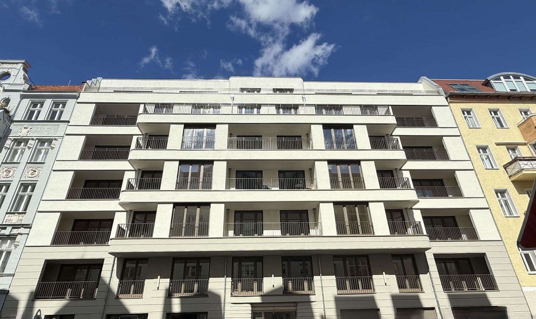 Prodej bytu 4+1 114 m², Hohenstaufenstraße 9, Berlin, Berlín Prodej bytu 4+1 114 m², Hohenstaufenstraße 9, Berlin, Berlín