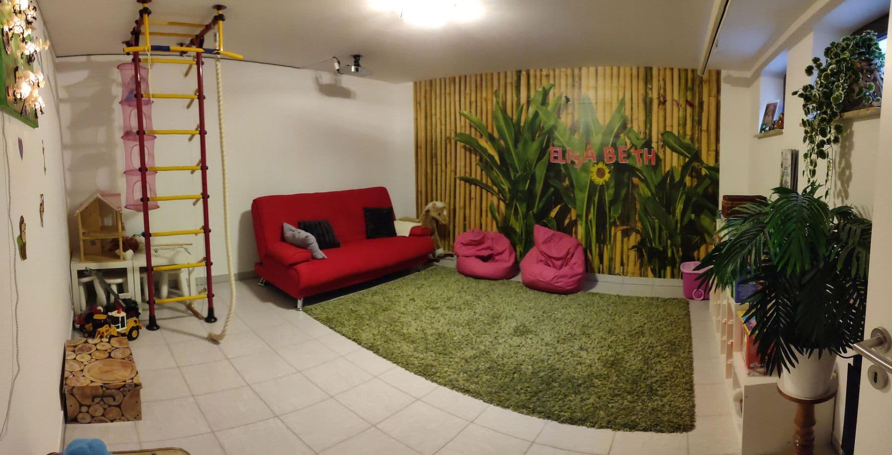 Pronájem domu 210 m², pozemek 670 m², Wilhermsdorf, Bavorsko Pronájem domu 210 m², pozemek 670 m², Wilhermsdorf, Bavorsko