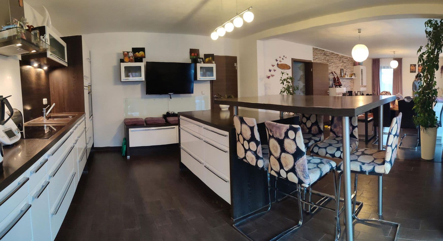 Pronájem domu 210 m², pozemek 670 m², Wilhermsdorf, Bavorsko Pronájem domu 210 m², pozemek 670 m², Wilhermsdorf, Bavorsko