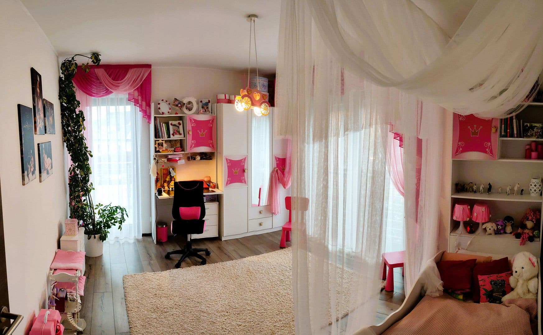 Pronájem domu 210 m², pozemek 670 m², Wilhermsdorf, Bavorsko Pronájem domu 210 m², pozemek 670 m², Wilhermsdorf, Bavorsko