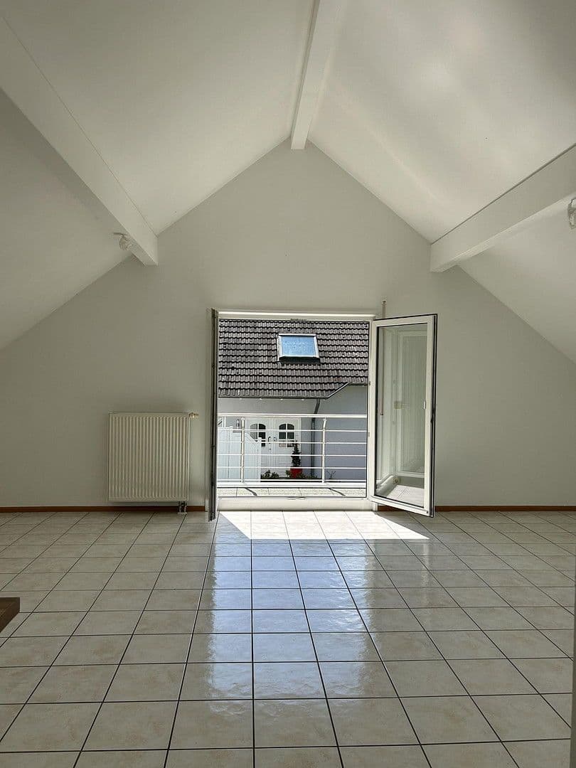 Pronájem bytu 2+1 70 m², Niedernhausen, Hessen Pronájem bytu 2+1 70 m², Niedernhausen, Hessen