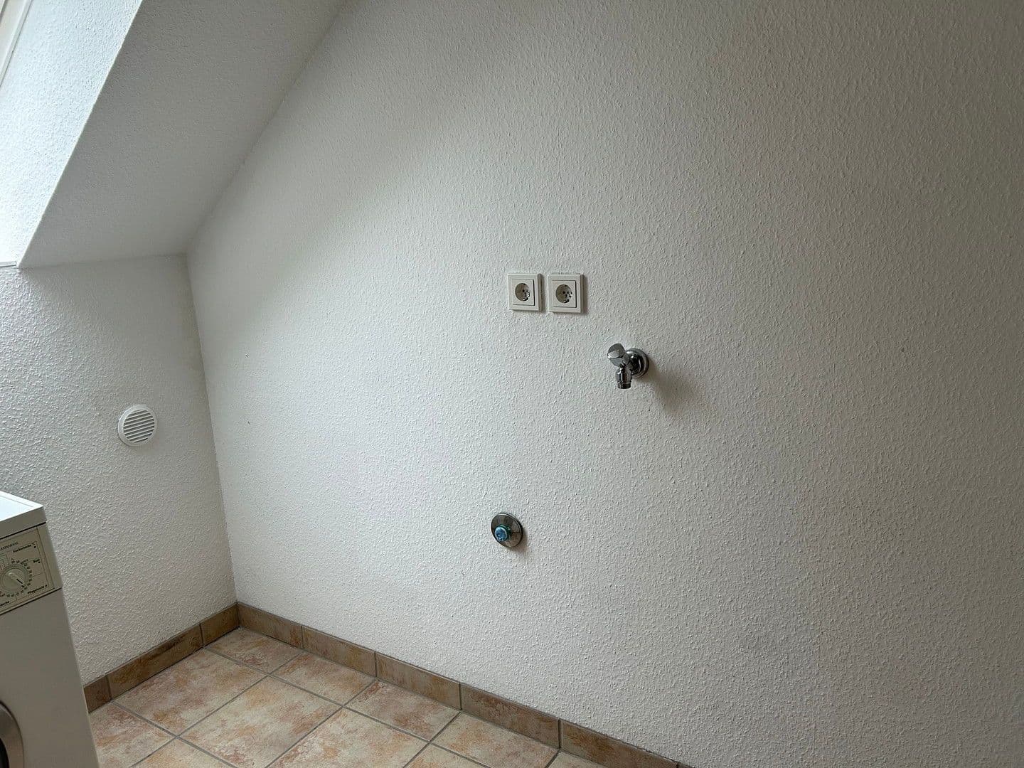 Pronájem bytu 2+1 70 m², Niedernhausen, Hessen Pronájem bytu 2+1 70 m², Niedernhausen, Hessen