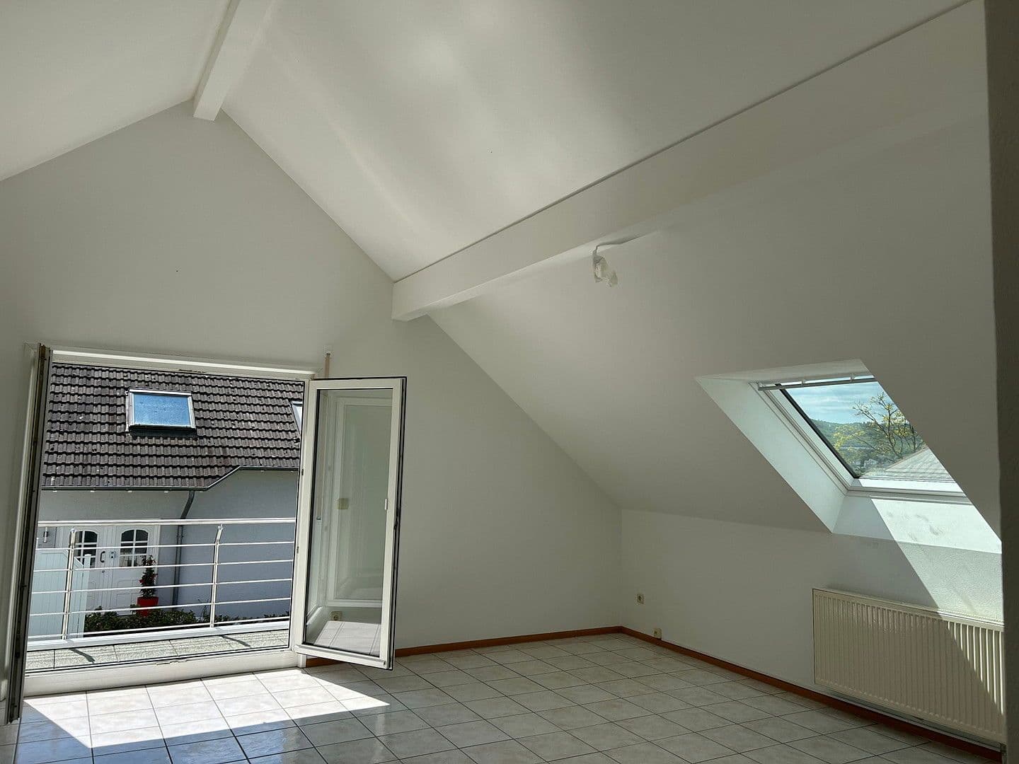 Pronájem bytu 2+1 70 m², Niedernhausen, Hessen Pronájem bytu 2+1 70 m², Niedernhausen, Hessen