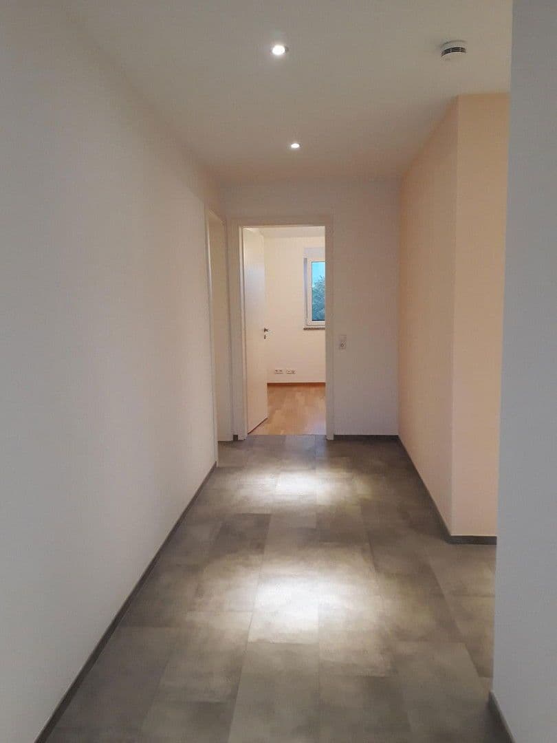 Pronájem bytu 3+1 116 m², Zimmermannstrasse 19, Laufenburg (Baden), Bádensko-Württembersko Pronájem bytu 3+1 116 m², Zimmermannstrasse 19, Laufenburg (Baden), Bádensko-Württembersko