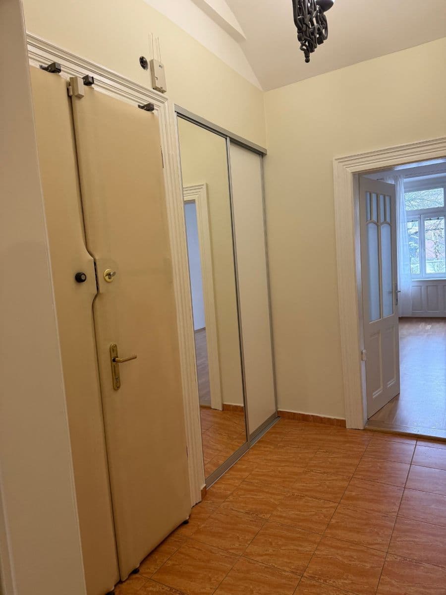 Pronájem bytu 2+1 80 m², Ruská, Praha, Praha Pronájem bytu 2+1 80 m², Ruská, Praha, Praha