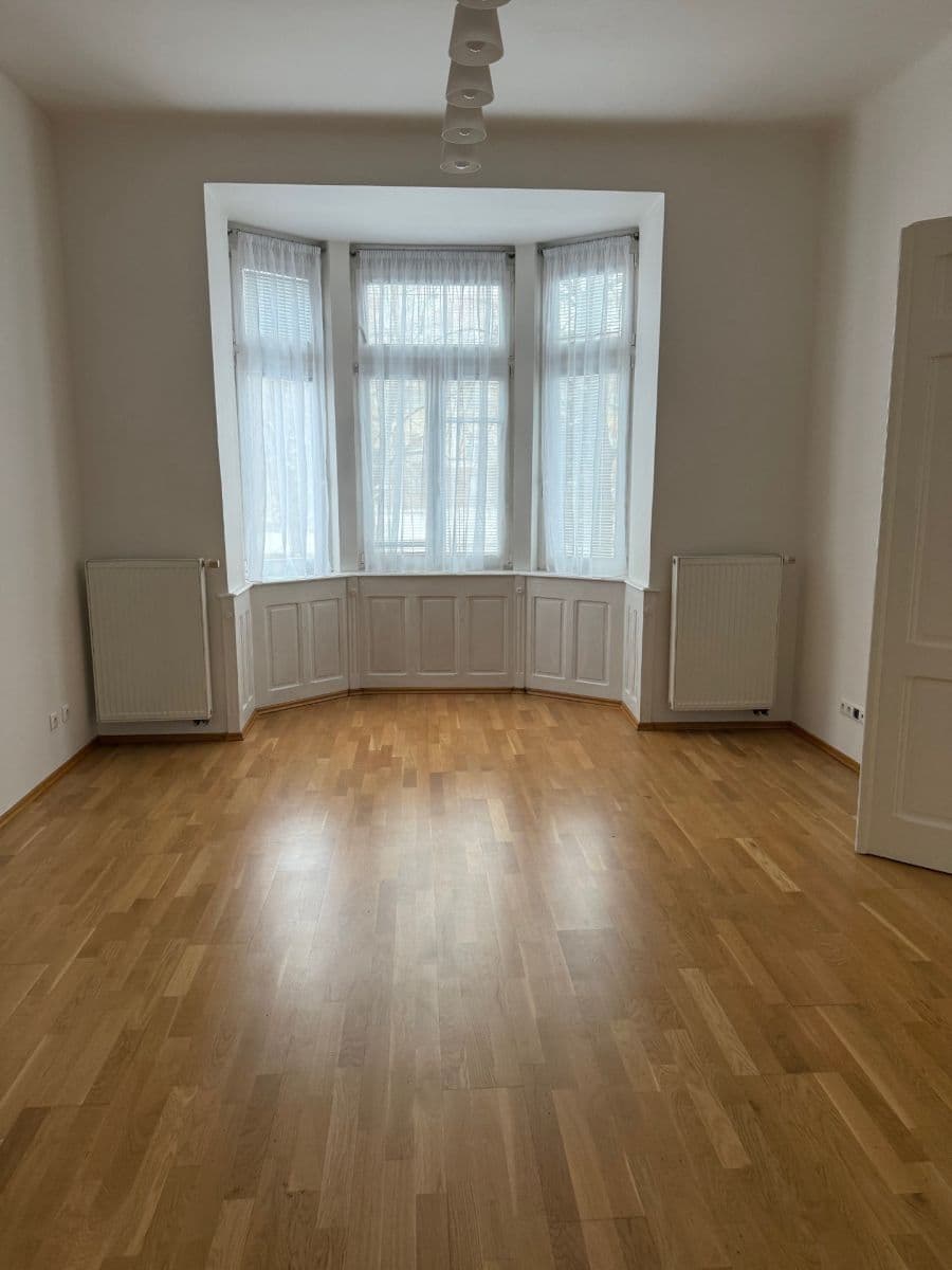 Pronájem bytu 2+1 80 m², Ruská, Praha, Praha Pronájem bytu 2+1 80 m², Ruská, Praha, Praha
