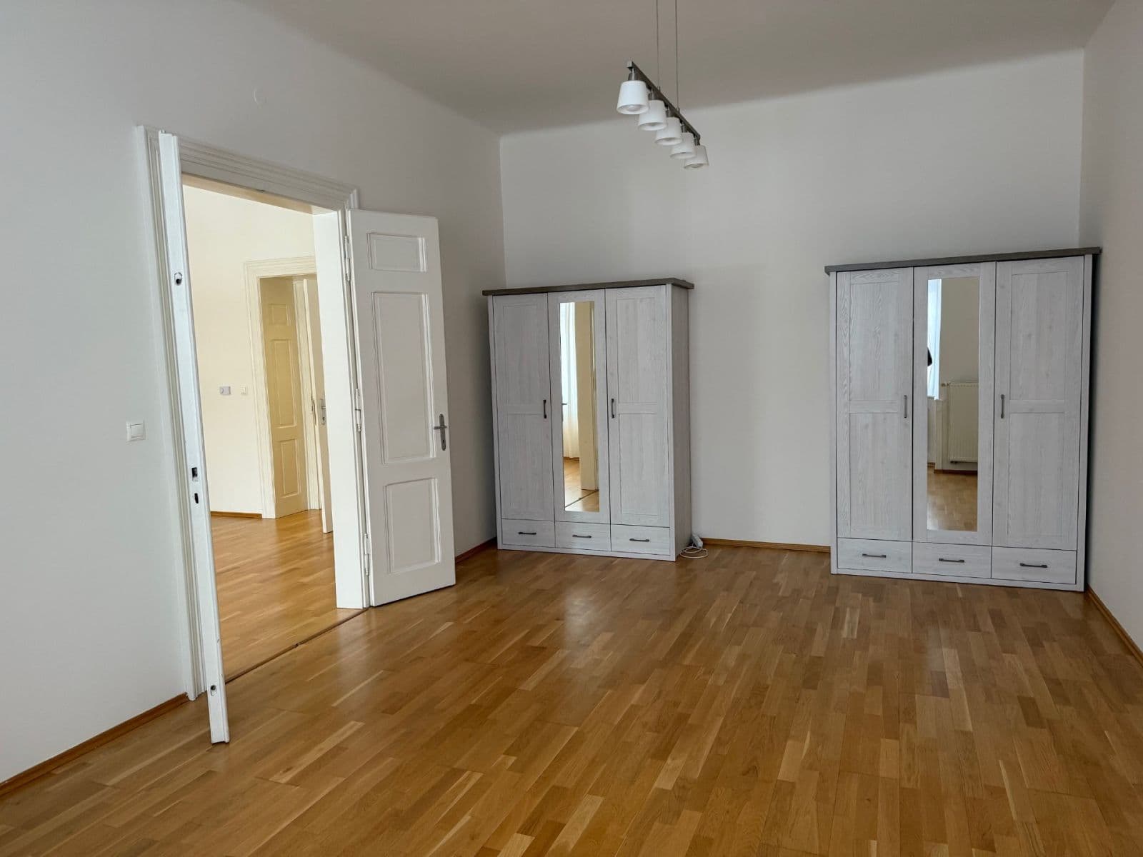 Pronájem bytu 2+1 80 m², Ruská, Praha, Praha Pronájem bytu 2+1 80 m², Ruská, Praha, Praha