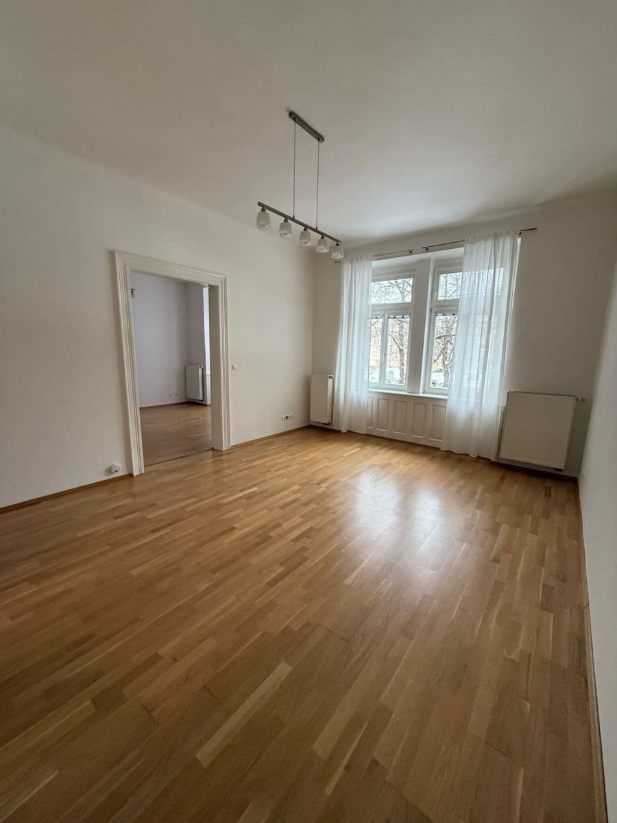 Pronájem bytu 2+1 80 m², Ruská, Praha, Praha Pronájem bytu 2+1 80 m², Ruská, Praha, Praha