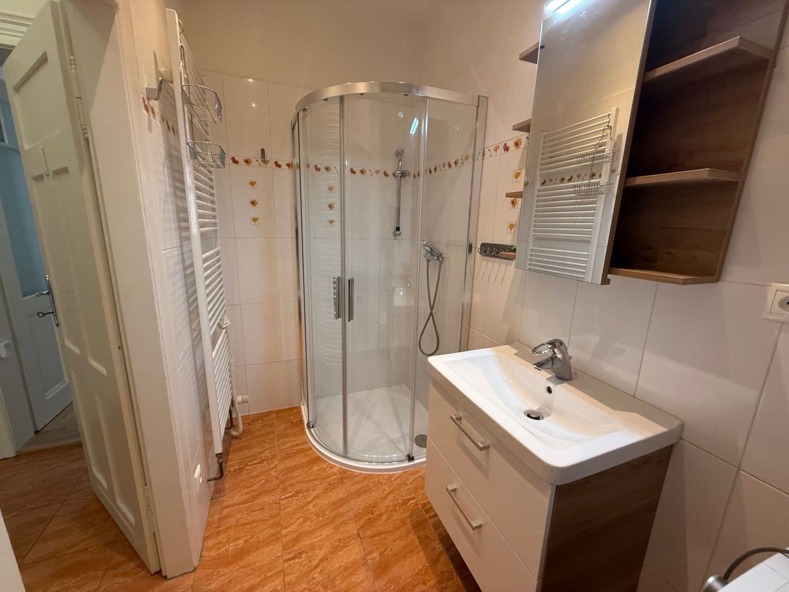 Pronájem bytu 2+1 80 m², Ruská, Praha, Praha Pronájem bytu 2+1 80 m², Ruská, Praha, Praha