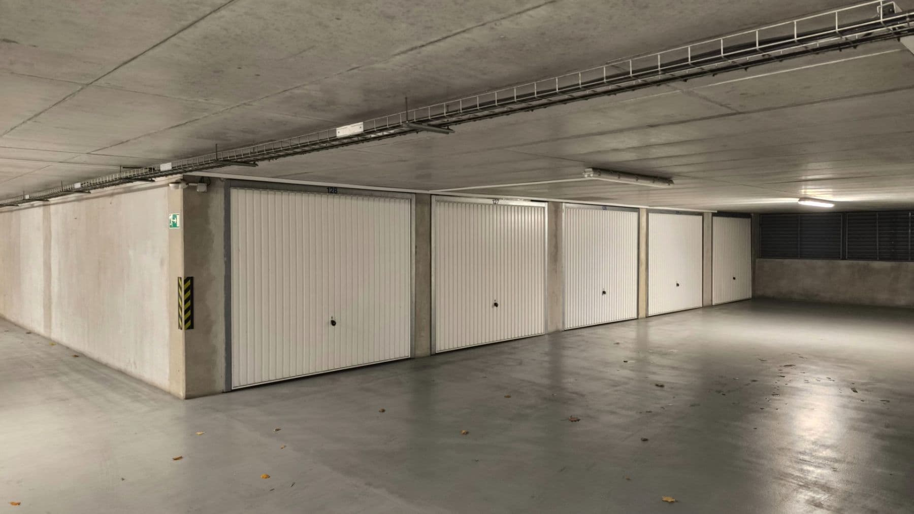 Pronájem garáže 16 m², Archeologická, Praha, Praha Pronájem garáže 16 m², Archeologická, Praha, Praha