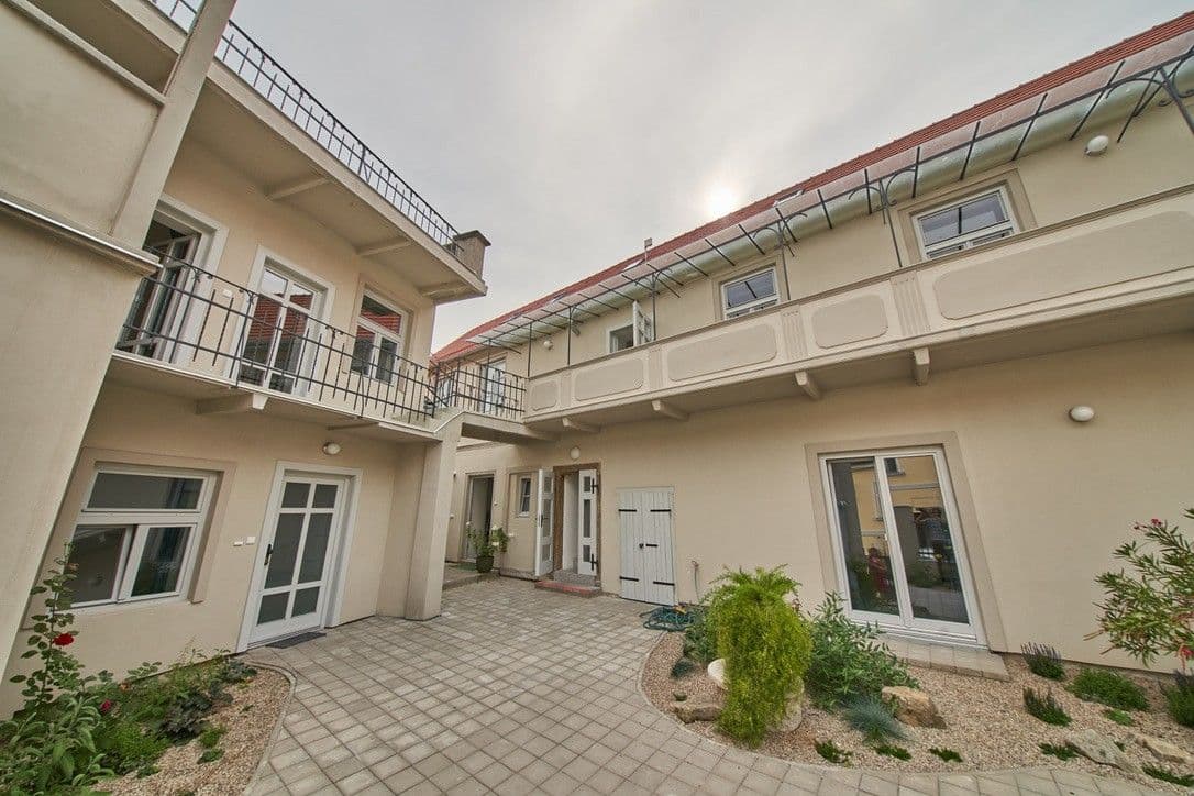 Pronájem bytu 1+1 57 m², Mariánské náměstí, Brandýs nad Labem-Stará Boleslav, Středočeský kraj Pronájem bytu 1+1 57 m², Mariánské náměstí, Brandýs nad Labem-Stará Boleslav, Středočeský kraj