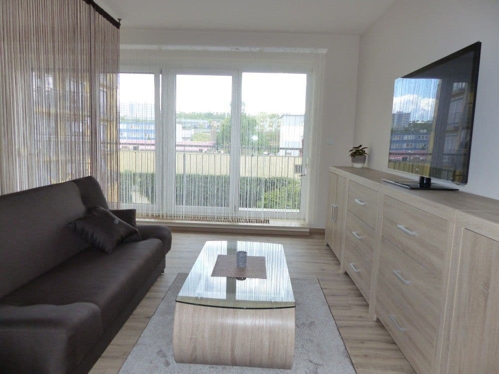 Pronájem bytu 1+kk 46 m², Na Harfě, Praha, Praha Pronájem bytu 1+kk 46 m², Na Harfě, Praha, Praha