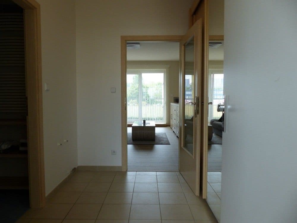 Pronájem bytu 1+kk 46 m², Na Harfě, Praha, Praha Pronájem bytu 1+kk 46 m², Na Harfě, Praha, Praha