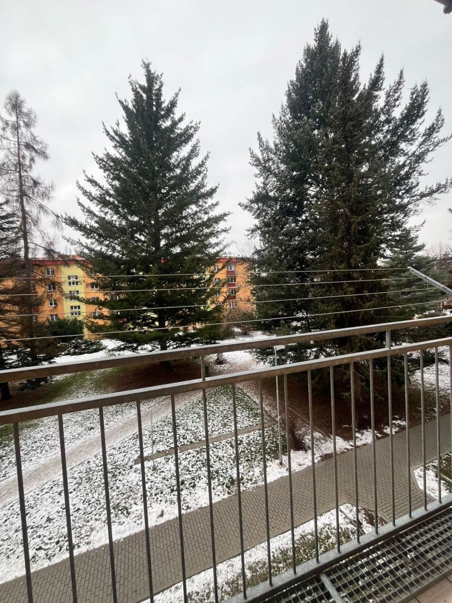 Pronájem bytu 2+1 57 m², Bratří Čapků, Valašské Meziříčí, Zlínský kraj Pronájem bytu 2+1 57 m², Bratří Čapků, Valašské Meziříčí, Zlínský kraj