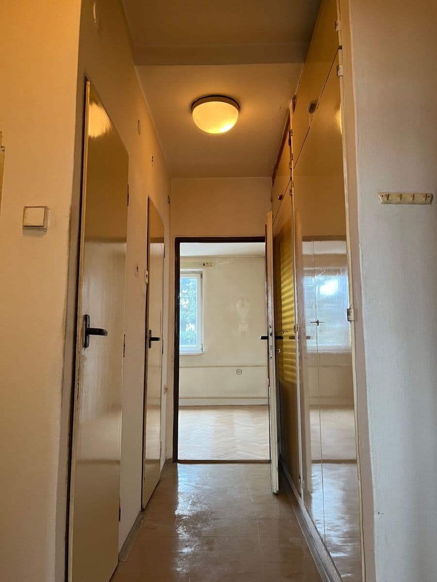 Prodej bytu 2+1 55 m², Pod Rapidem, Praha, Praha Prodej bytu 2+1 55 m², Pod Rapidem, Praha, Praha