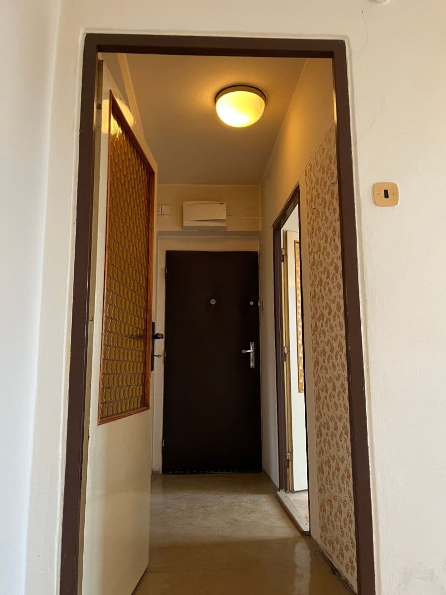 Prodej bytu 2+1 55 m², Pod Rapidem, Praha, Praha Prodej bytu 2+1 55 m², Pod Rapidem, Praha, Praha