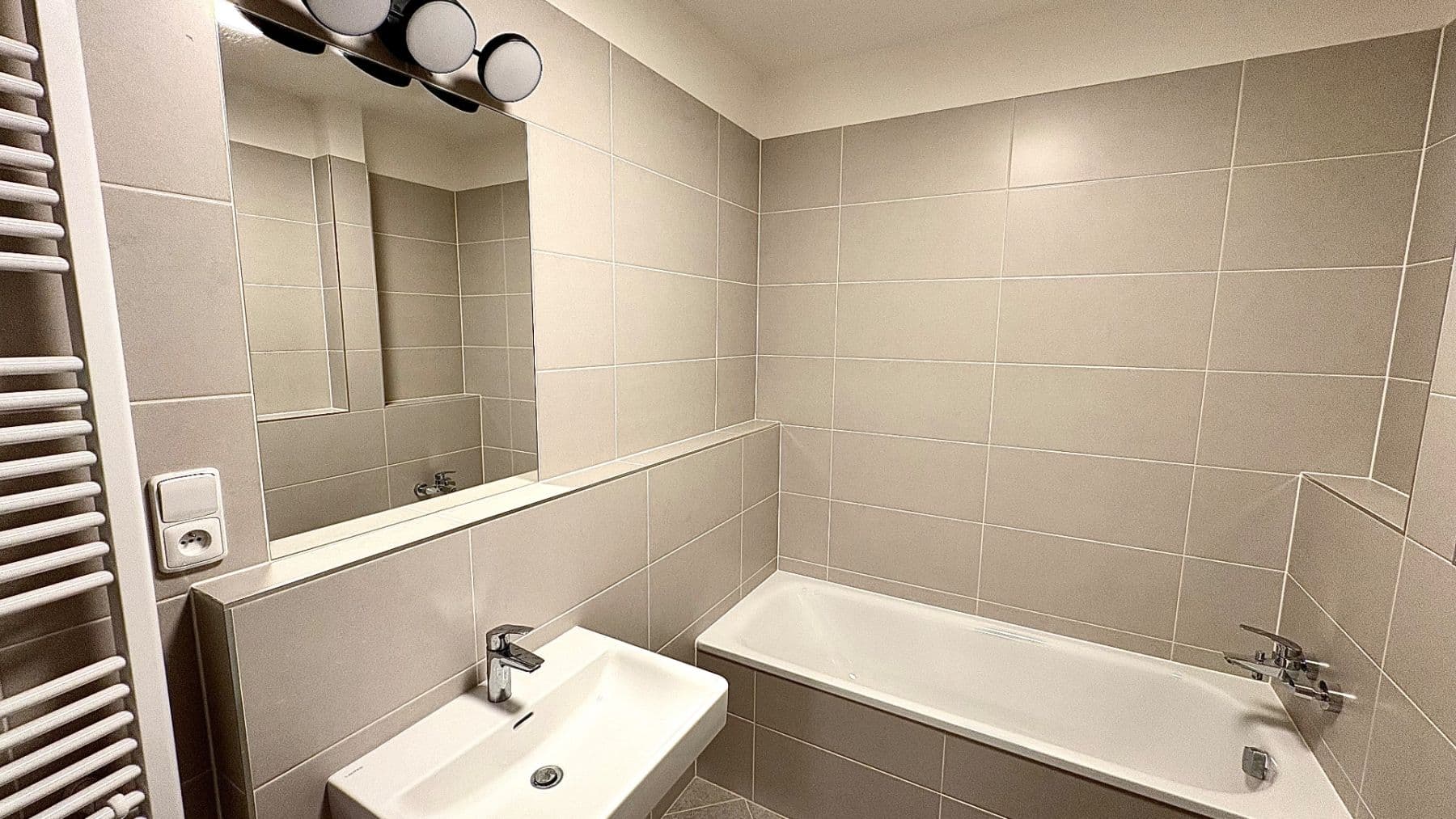 Pronájem bytu 2+kk 45 m², Čakovická, Praha, Praha Pronájem bytu 2+kk 45 m², Čakovická, Praha, Praha