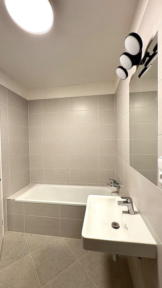 Pronájem bytu 2+kk 55 m², Čakovická, Praha, Praha Pronájem bytu 2+kk 55 m², Čakovická, Praha, Praha