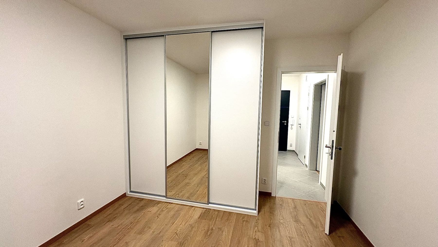 Pronájem bytu 2+kk 55 m², Čakovická, Praha, Praha Pronájem bytu 2+kk 55 m², Čakovická, Praha, Praha