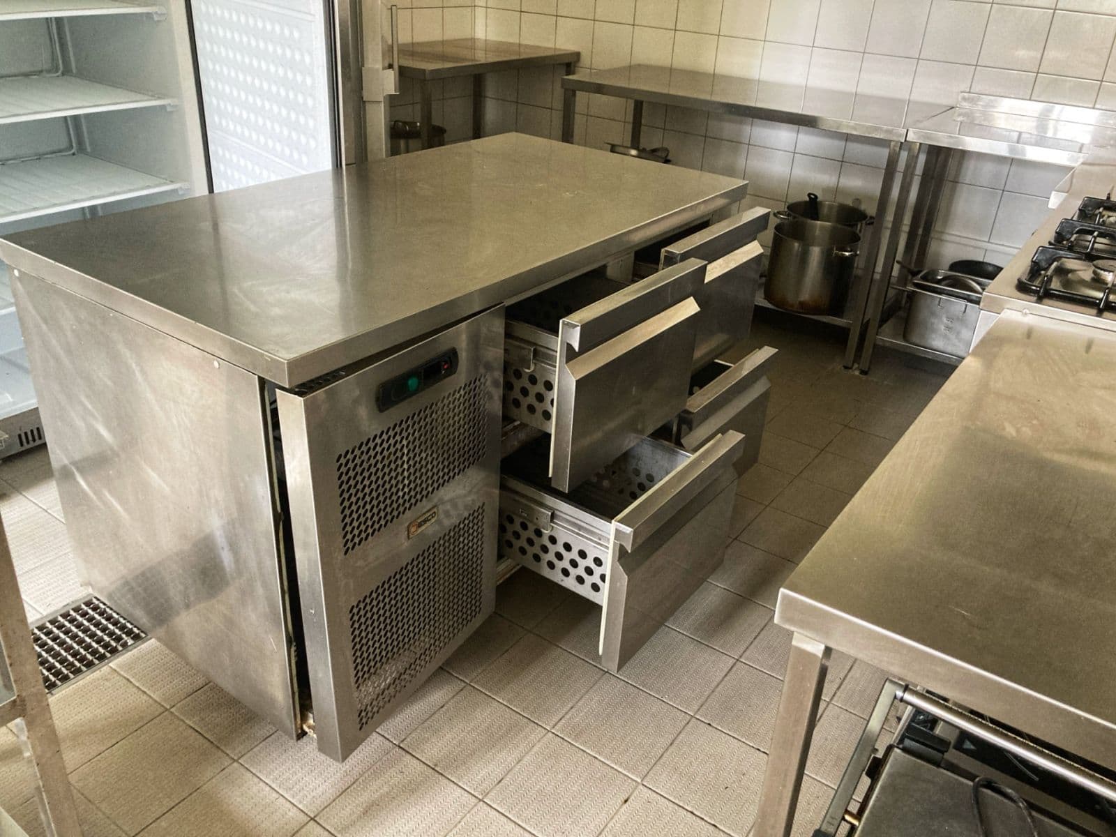 Pronájem nebytového prostoru 180 m², Koštice, Ústecký kraj Pronájem nebytového prostoru 180 m², Koštice, Ústecký kraj