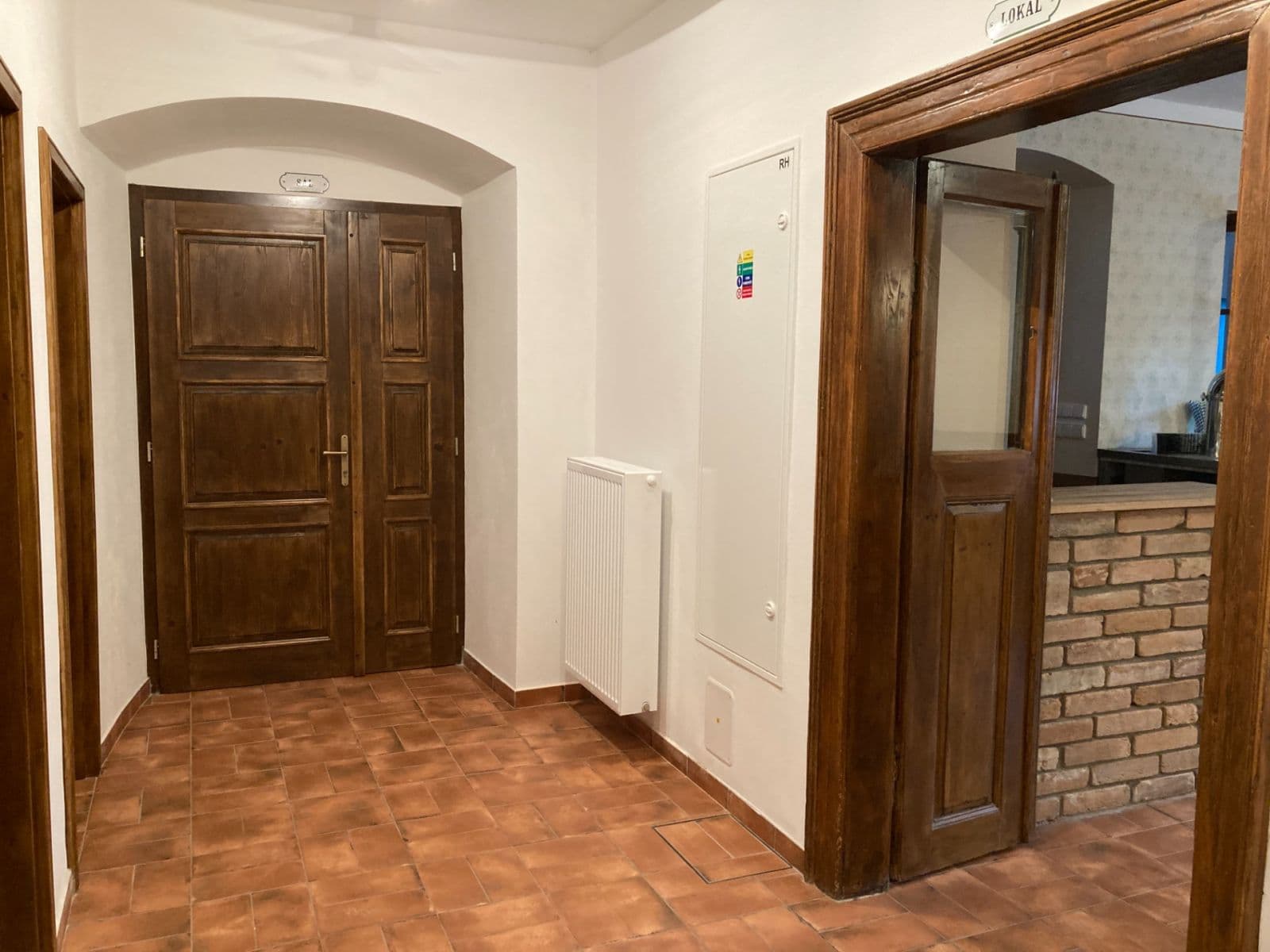 Pronájem nebytového prostoru 180 m², Koštice, Ústecký kraj Pronájem nebytového prostoru 180 m², Koštice, Ústecký kraj