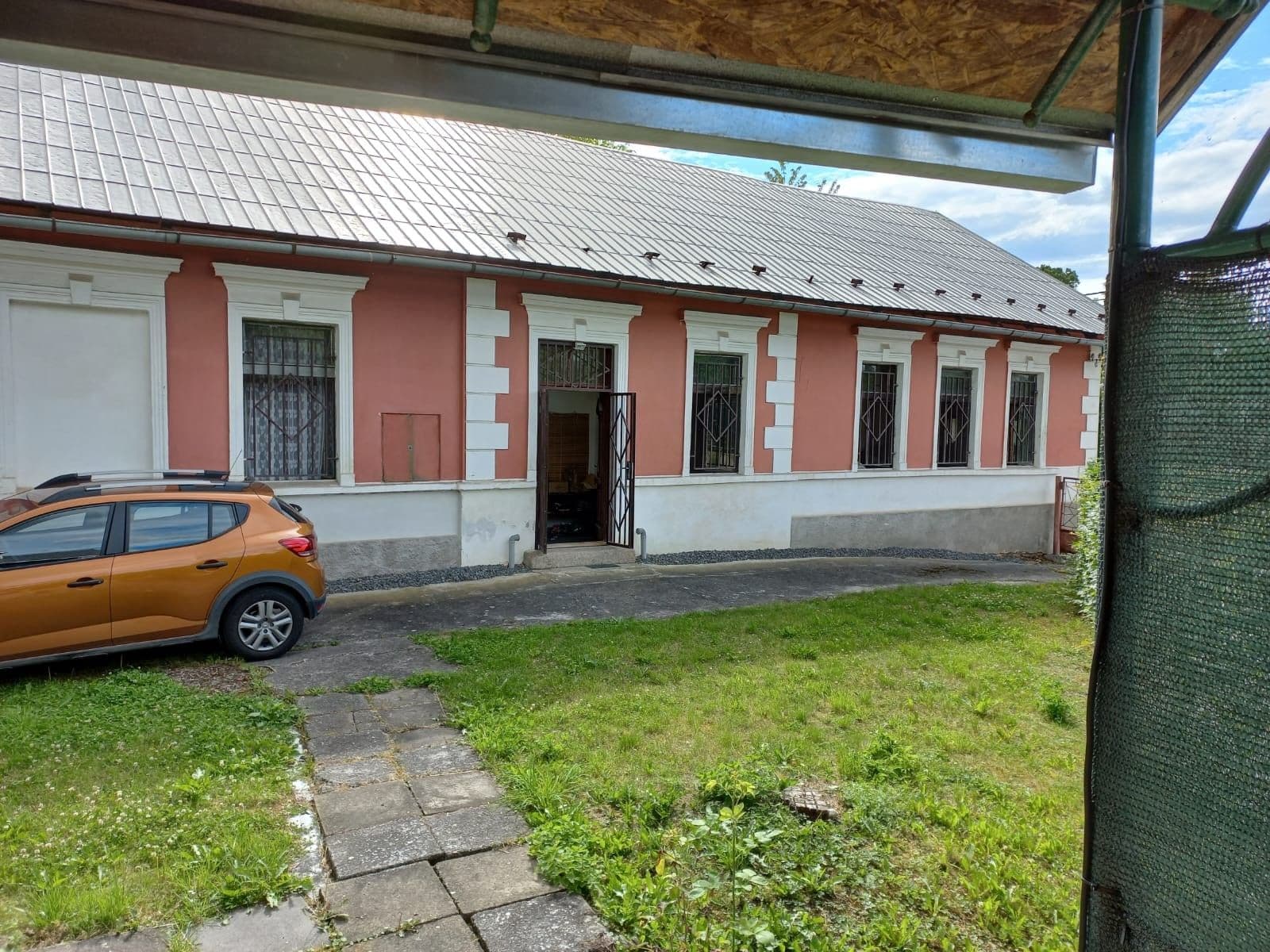 Prodej domu 274 m², pozemek 2.441 m², Hlavní, Březí, Středočeský kraj Prodej domu 274 m², pozemek 2.441 m², Hlavní, Březí, Středočeský kraj