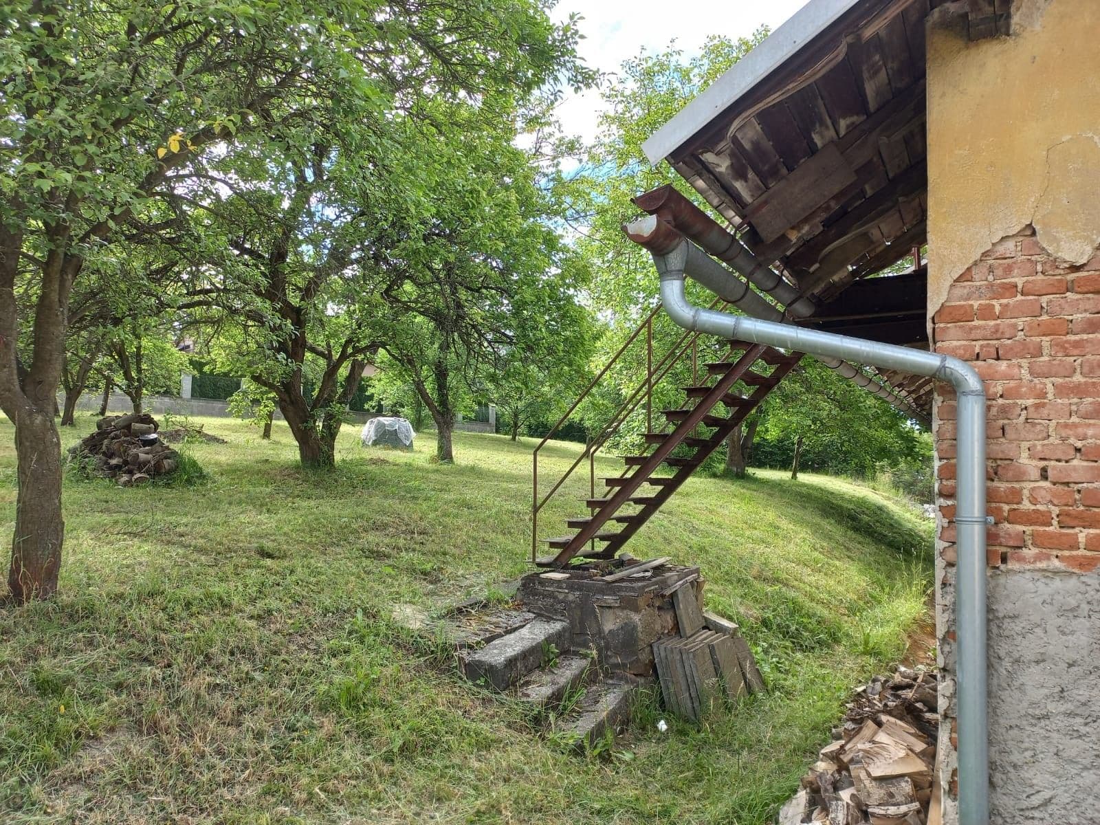 Prodej domu 274 m², pozemek 2.441 m², Hlavní, Březí, Středočeský kraj Prodej domu 274 m², pozemek 2.441 m², Hlavní, Březí, Středočeský kraj