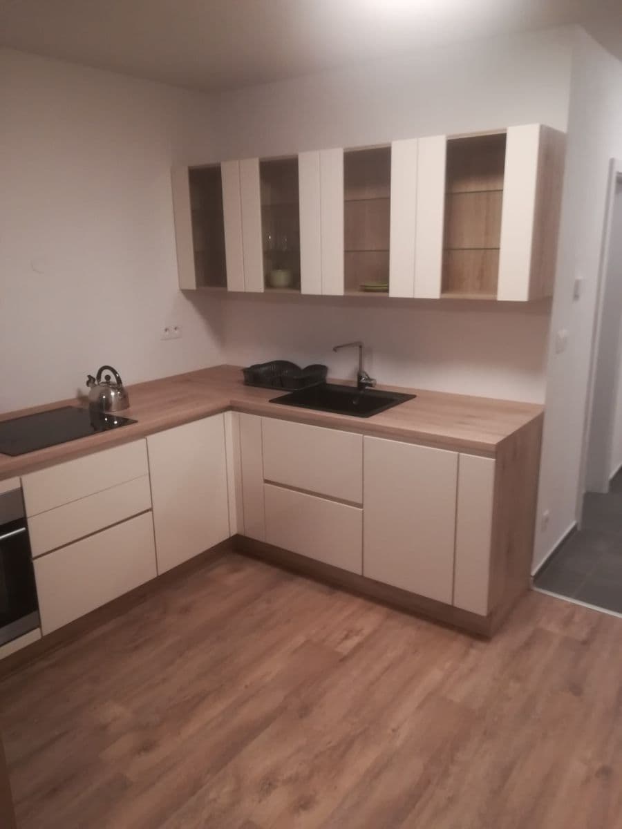 Pronájem bytu 1+1 38 m², Lužná, Petržalka, Bratislavský kraj Pronájem bytu 1+1 38 m², Lužná, Petržalka, Bratislavský kraj